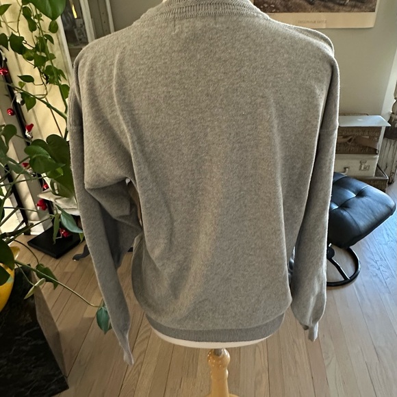 Eddie Bauer Men's Gray Crewneck Sweater - Picture 4 of 9